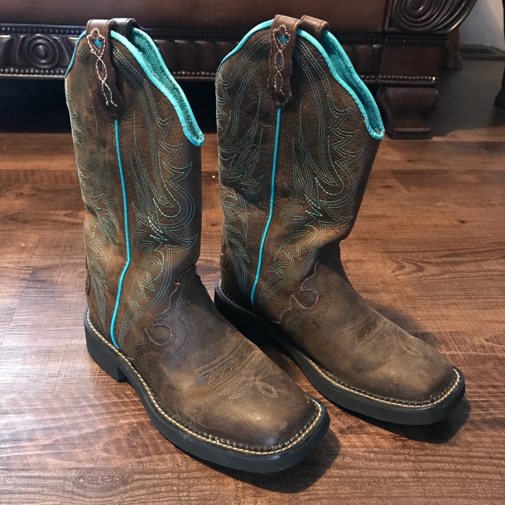 Justin gypsy square toe boots